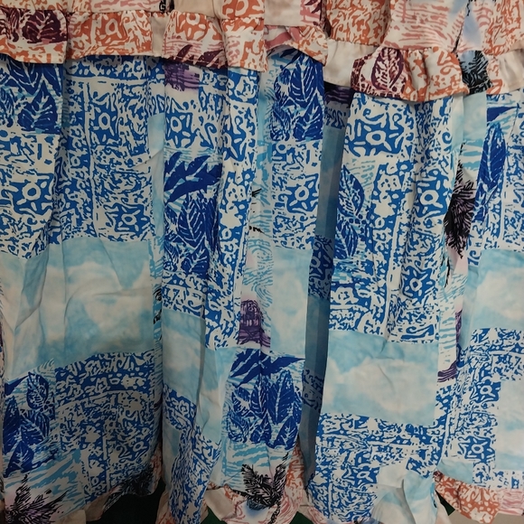 WOMEN'S SLEEVELESS V-NECK SMOCK FLORAL MAXI DRESS - Picture 4 of 12